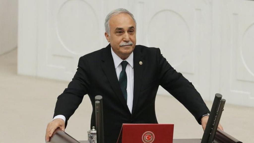 Fakıbaba’nın istifasını beğenen AK Partili vekil: Sehven oldu