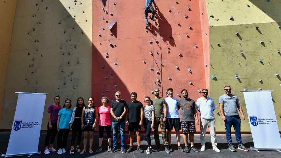 Sporseverler Tırmanma Duvarı Etkinliğinde Buluştu