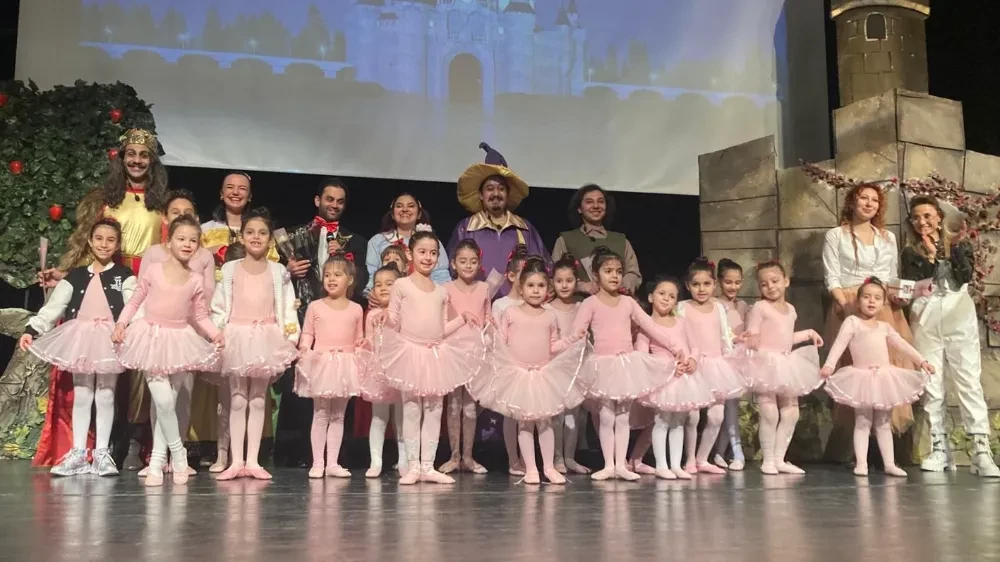 Türkiye’nin İlk Çocuk Operası Öğrencilerle Buluştu